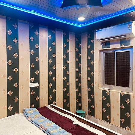 Hotel Raju Homestay Ayodhya 150 Meters From Shree Ram Janmbhoomi Temple 200 Meters From Ayodhya Dham Railway Station Exterior photo