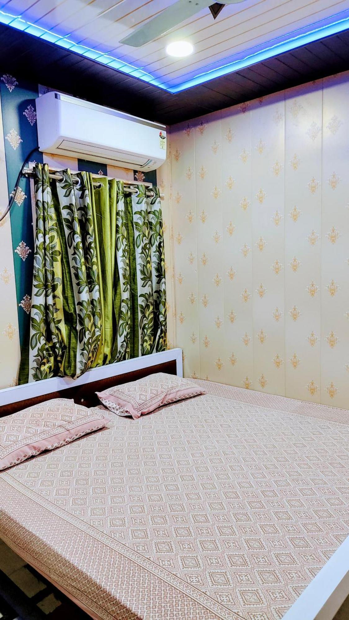 Hotel Raju Homestay Ayodhya 150 Meters From Shree Ram Janmbhoomi Temple 200 Meters From Ayodhya Dham Railway Station Exterior photo