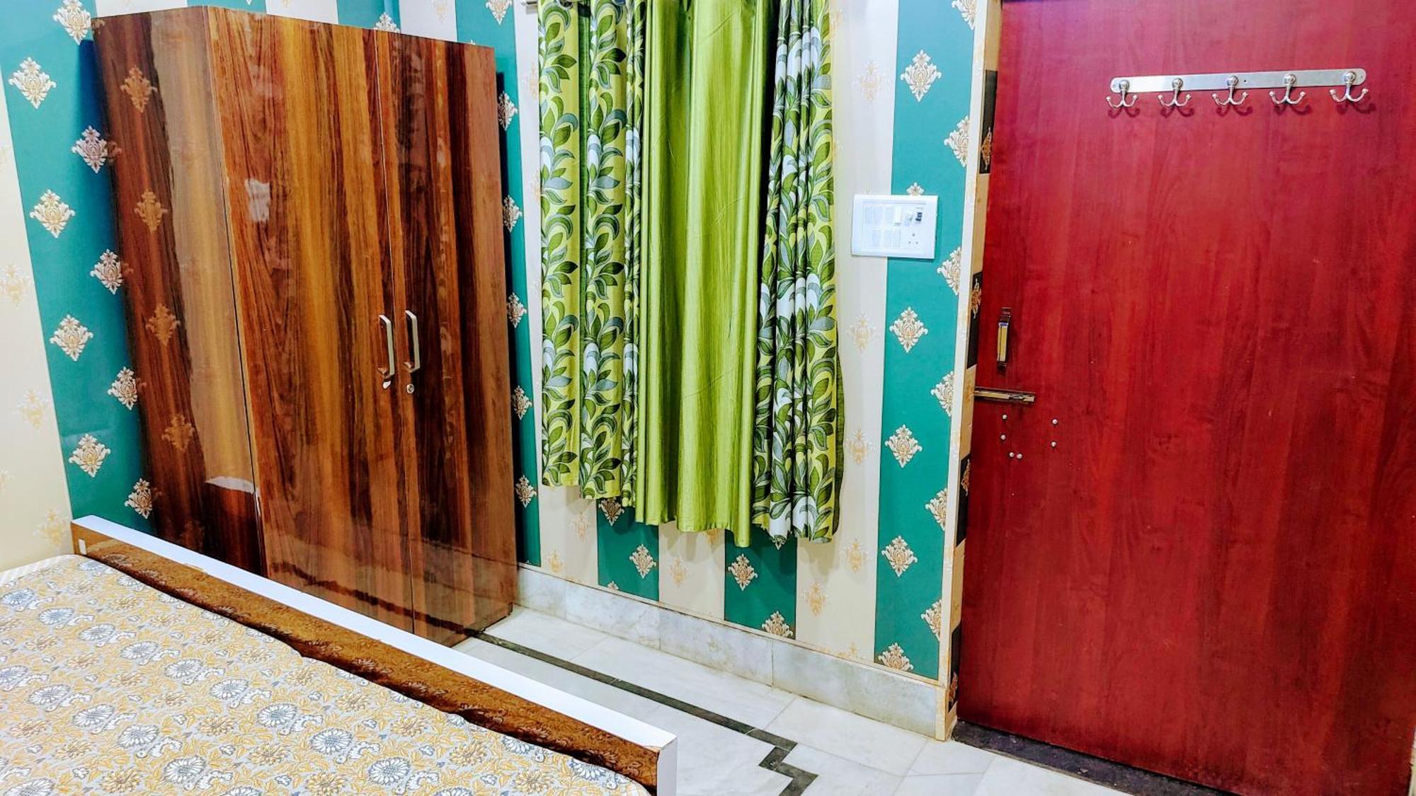 Hotel Raju Homestay Ayodhya 150 Meters From Shree Ram Janmbhoomi Temple 200 Meters From Ayodhya Dham Railway Station Exterior photo