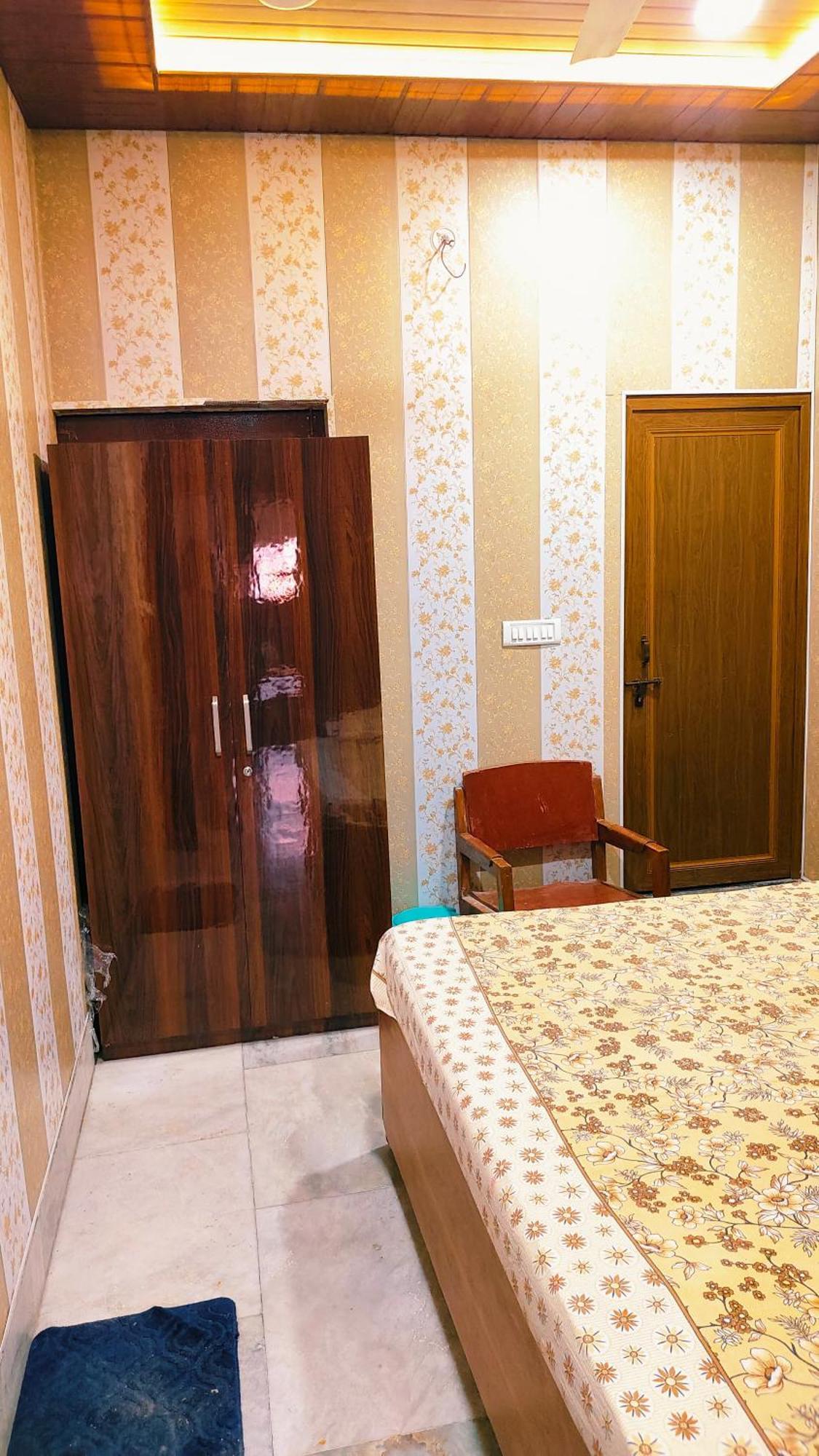 Hotel Raju Homestay Ayodhya 150 Meters From Shree Ram Janmbhoomi Temple 200 Meters From Ayodhya Dham Railway Station Exterior photo