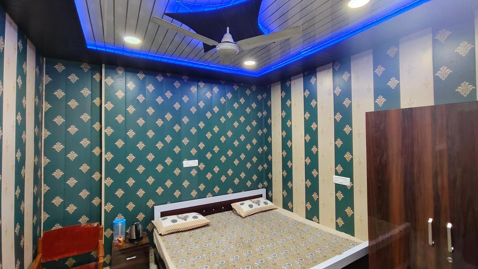 Hotel Raju Homestay Ayodhya 150 Meters From Shree Ram Janmbhoomi Temple 200 Meters From Ayodhya Dham Railway Station Exterior photo