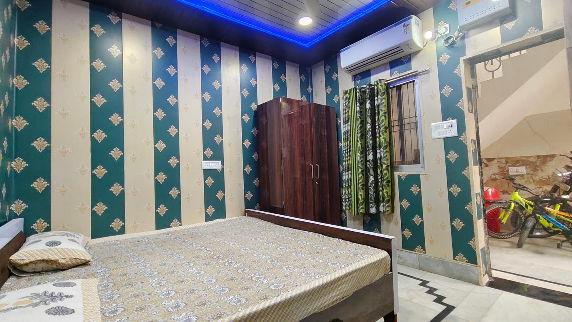 Hotel Raju Homestay Ayodhya 150 Meters From Shree Ram Janmbhoomi Temple 200 Meters From Ayodhya Dham Railway Station Exterior photo